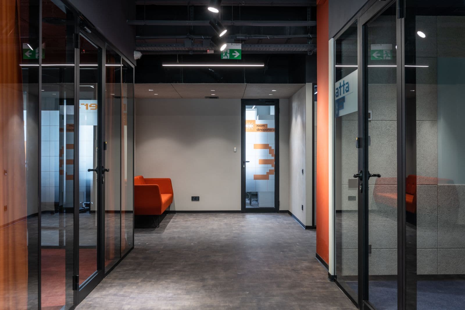 Cubicle Wall & Partition Cleaning